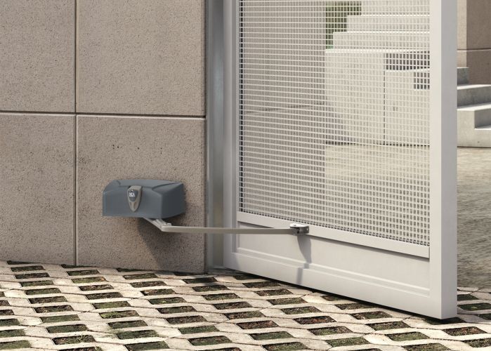 LIVI 502 installé sur un grand pilier